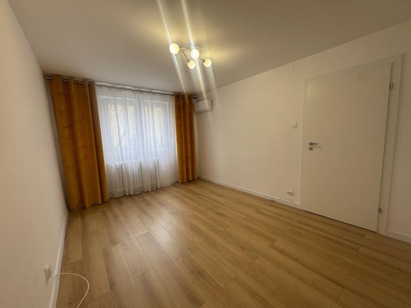 2 CAMERE - DECOMANDAT || TITULESCU- PIATA VICTORIEI - Poză 2