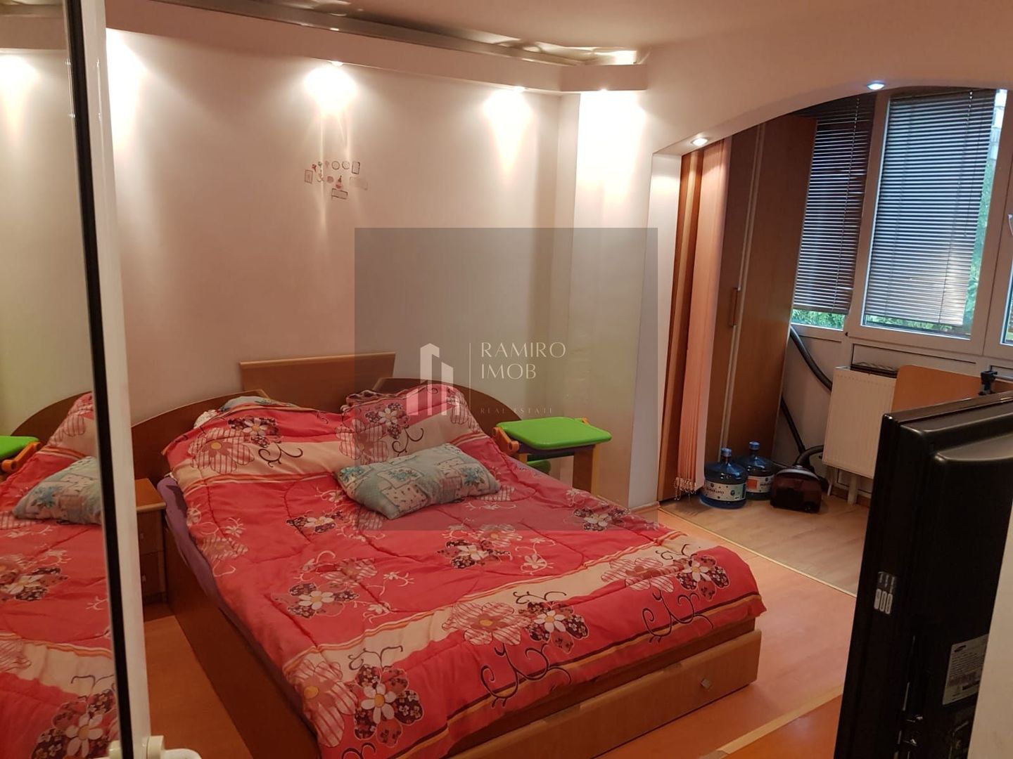 Apartament 3 camere decomandat Drumul Taberei - Poză 12