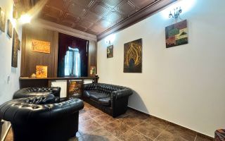 Spre Vânzare Proprietate remarcabilă cu 6 camere în inima Iașului ! - Poză 9