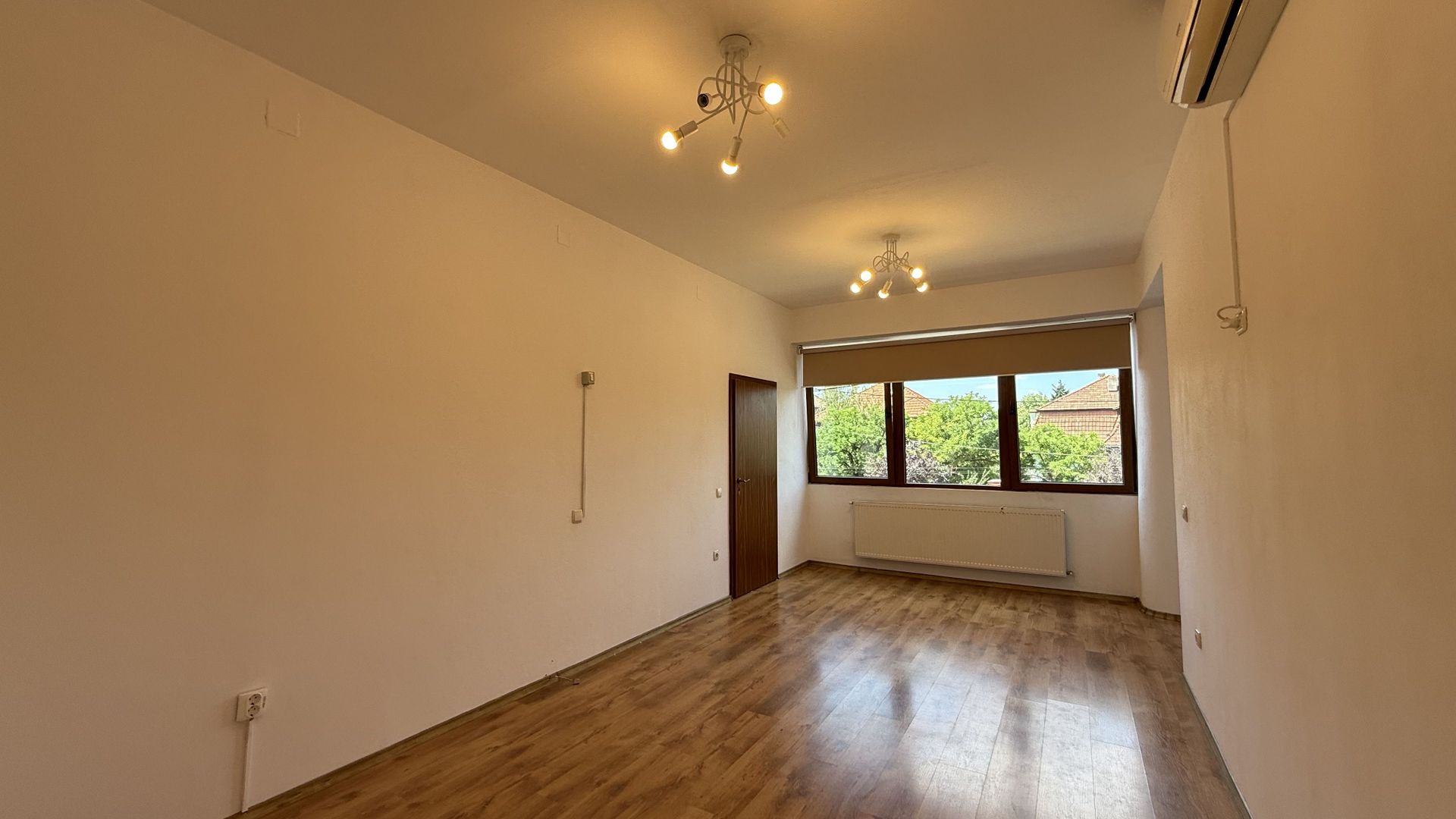 IMOBIL CU MULTIPLE DESTINATII - Poză 1