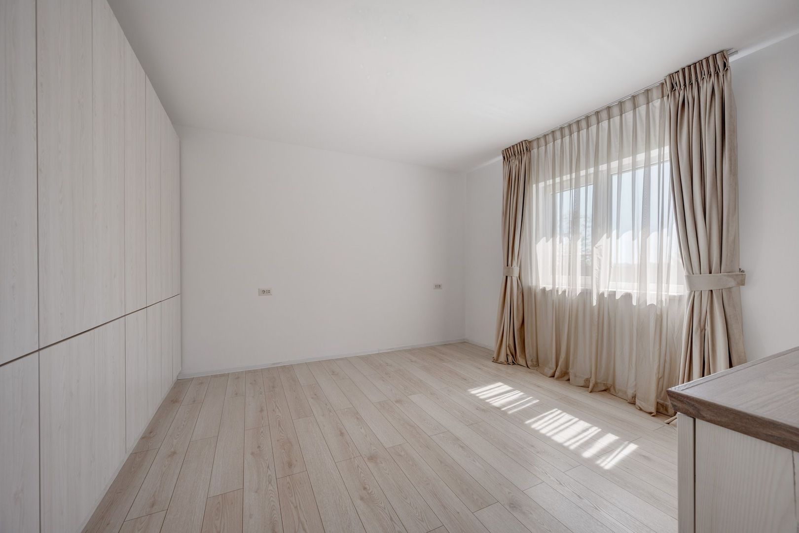 Casa cu Mesteceni!  Complex Lalelelor Domnești - Poză 30