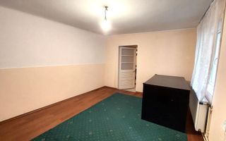 Vanzare casa 6 camere, 3 bai, 3 bucatarii, 2 centrale,  curte individu - Poză 4