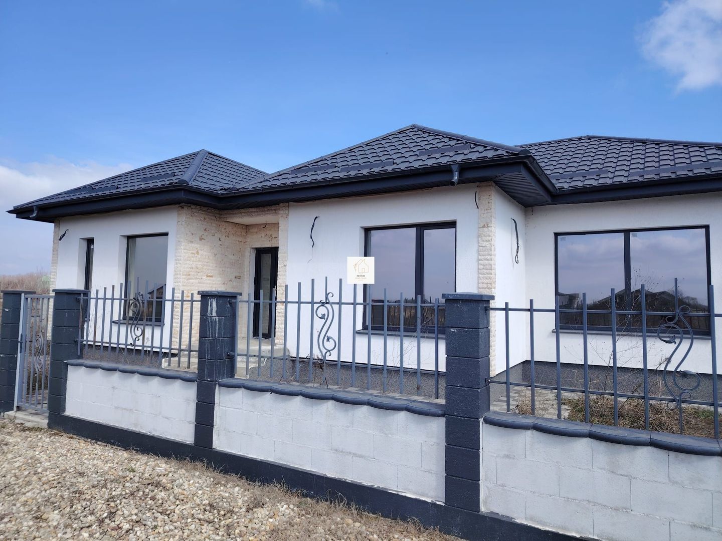 Casa Manastirea 4 camere - Poză 1