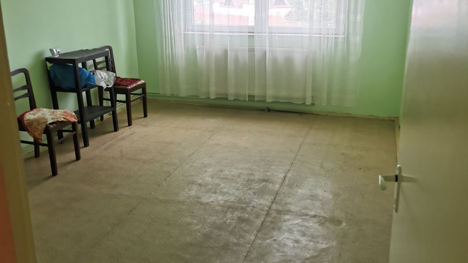 Apartament decomandat, 2 camere,  zona Vasile Aron - Poză 1