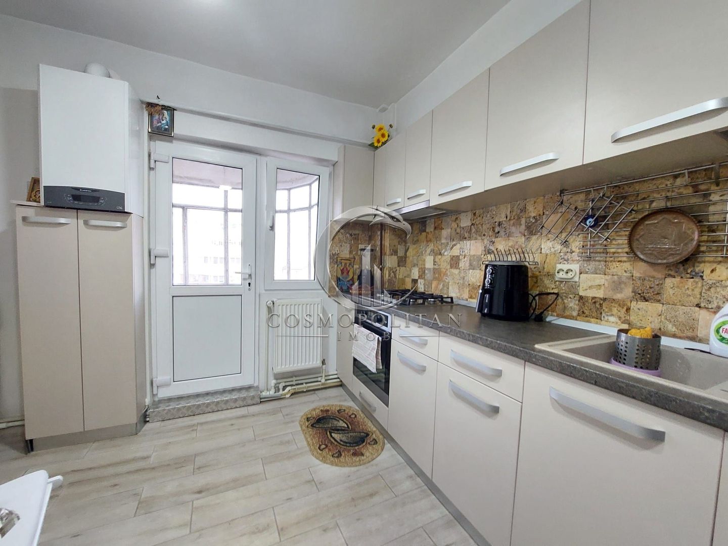 Apartament cu 3 camere zona 0 ~ etaj 5 din 6 ~ Confort 1 decomandat ~ renovat - Poză 11