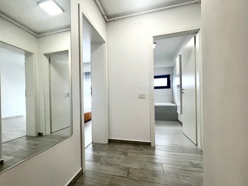 Apartament 3 camere, spațios si modern, terasa 20 mp, la intrare in Dumbrăvița - Poză 7