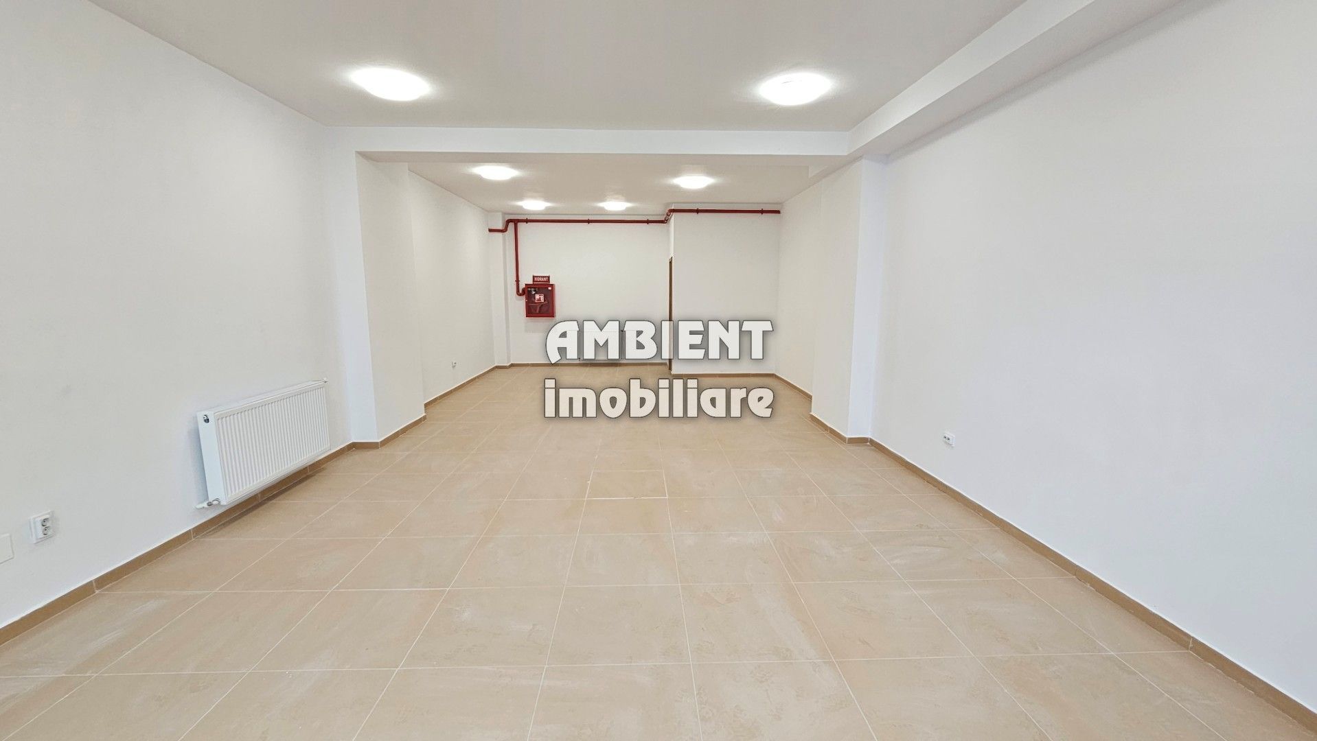 DE ÎNCHIRIAT - Spațiu comercial 53 mp, zona MOVAS - Poză 2