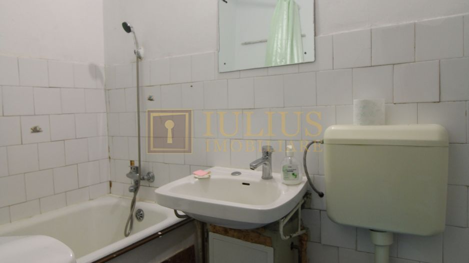 St. Invatatorului, o camera, perfect pentru o persoana sau cuplu. - Poză 8