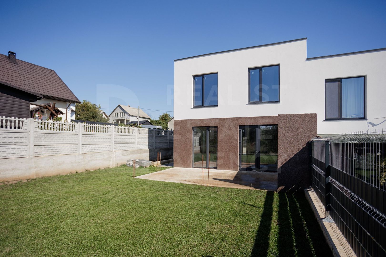 Vânzare  Duplex, 188 mp ,  str. Bujorilor , Ialoveni - Poză 2