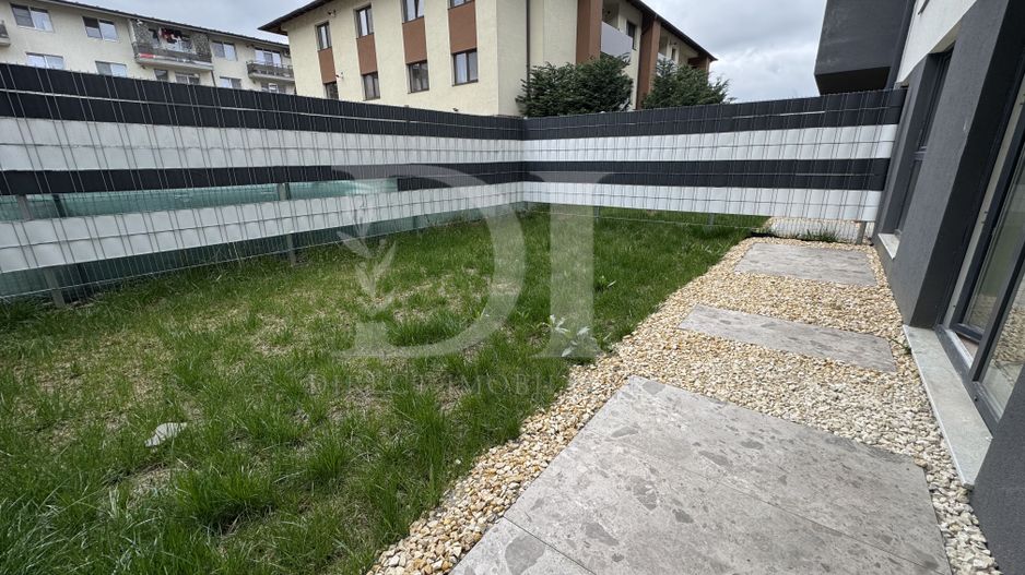 Apartament ultramodern / gradina de 43 mp - Poză 37