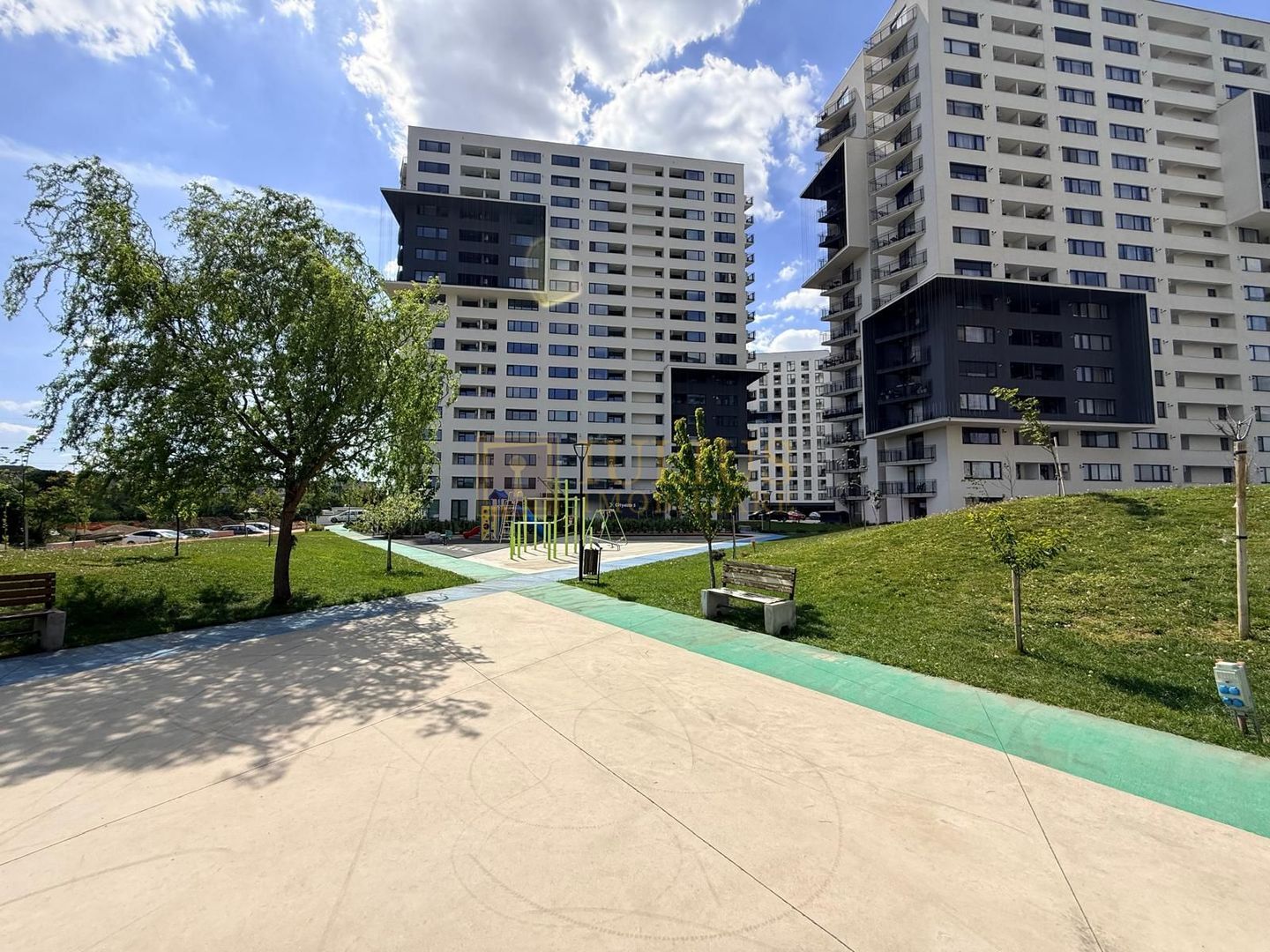 2 camere| XCity Tower| in spate la VOX| apartament frumos- zona superba| - Poză 27