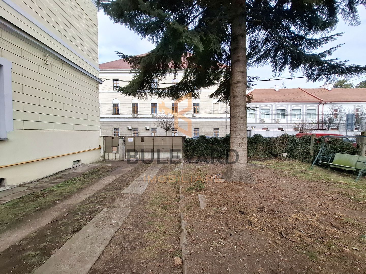 Apartament in Piata CIpariu + parcare in curte! - Poză 3