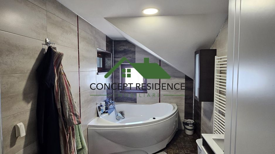 Casă cu piscină și garaj, teren 775 mp – Valea Borcutului - Poză 7