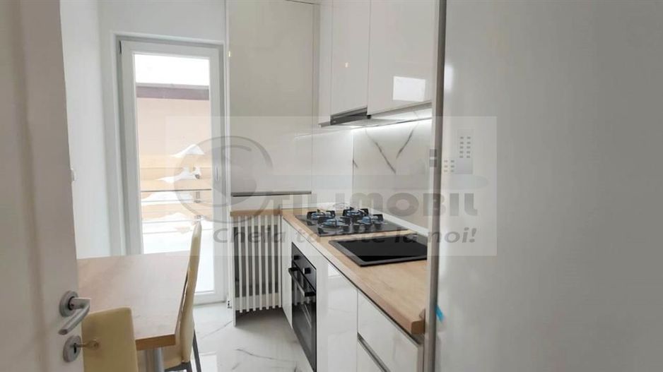 1 CAMERA CETATUII DECOMANDAT - Poză 2