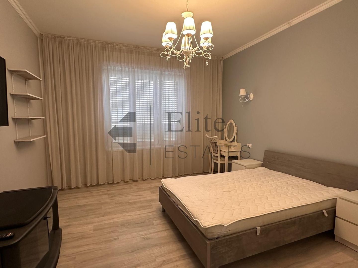 Apartament cu 3 camere de inchiriat central - Poză 2