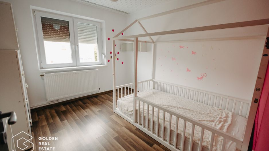 Apartament cu 4 camere, complet utilat și mobilat, zona Vlaicu - Poză 11