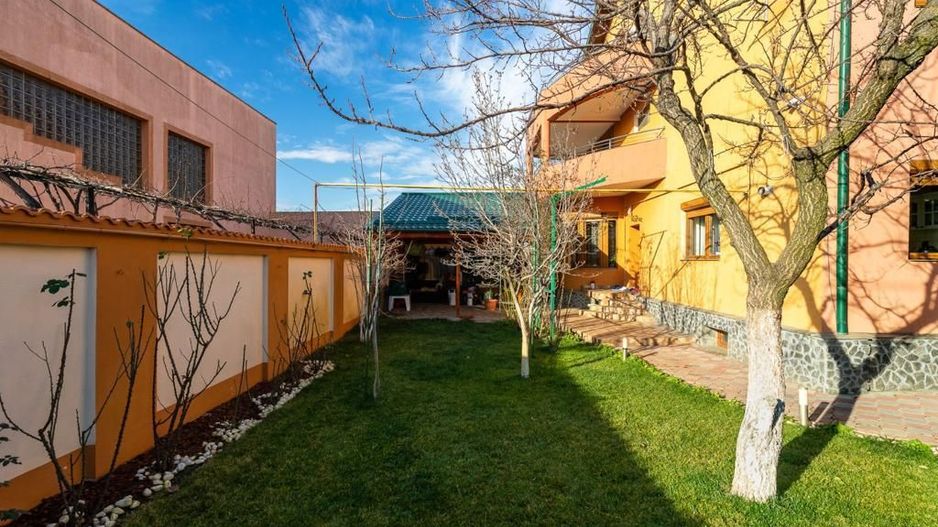 Vila superba de vanzare in apropiere de padure Pantelimon - Poză 2