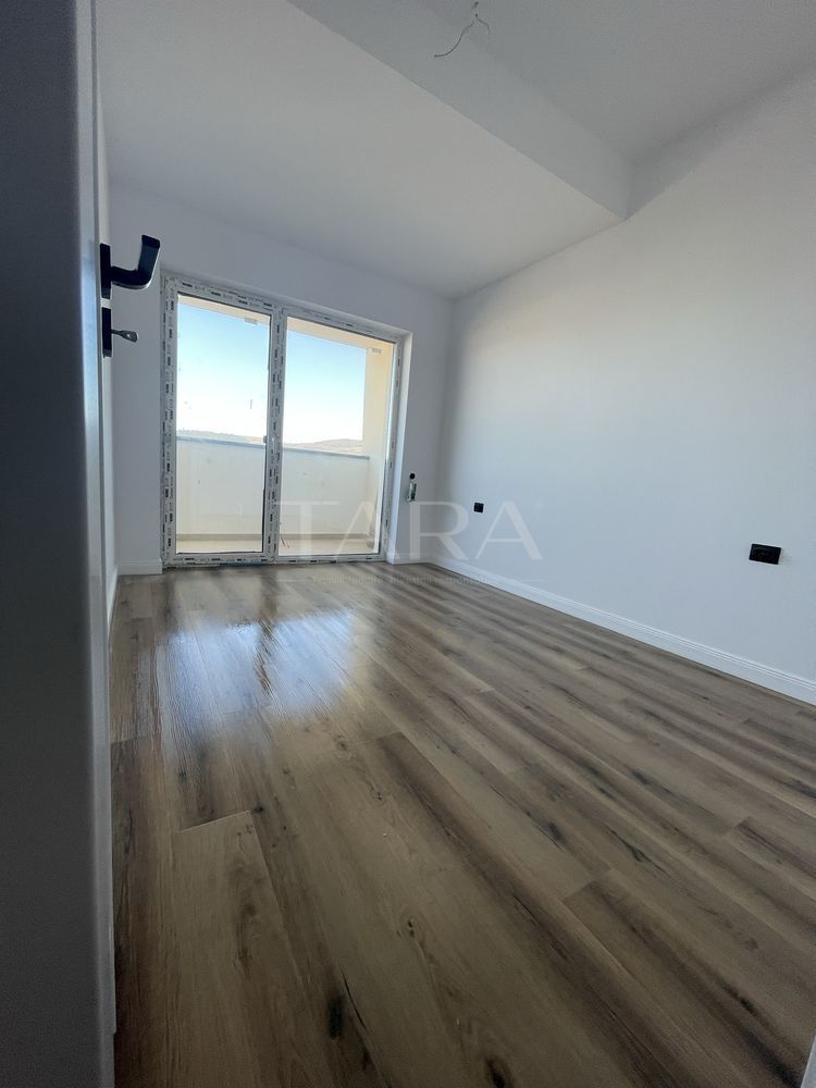Apartament modern cu 2 camere, finisat recent. Locatie Excelenta ! - Poză 3