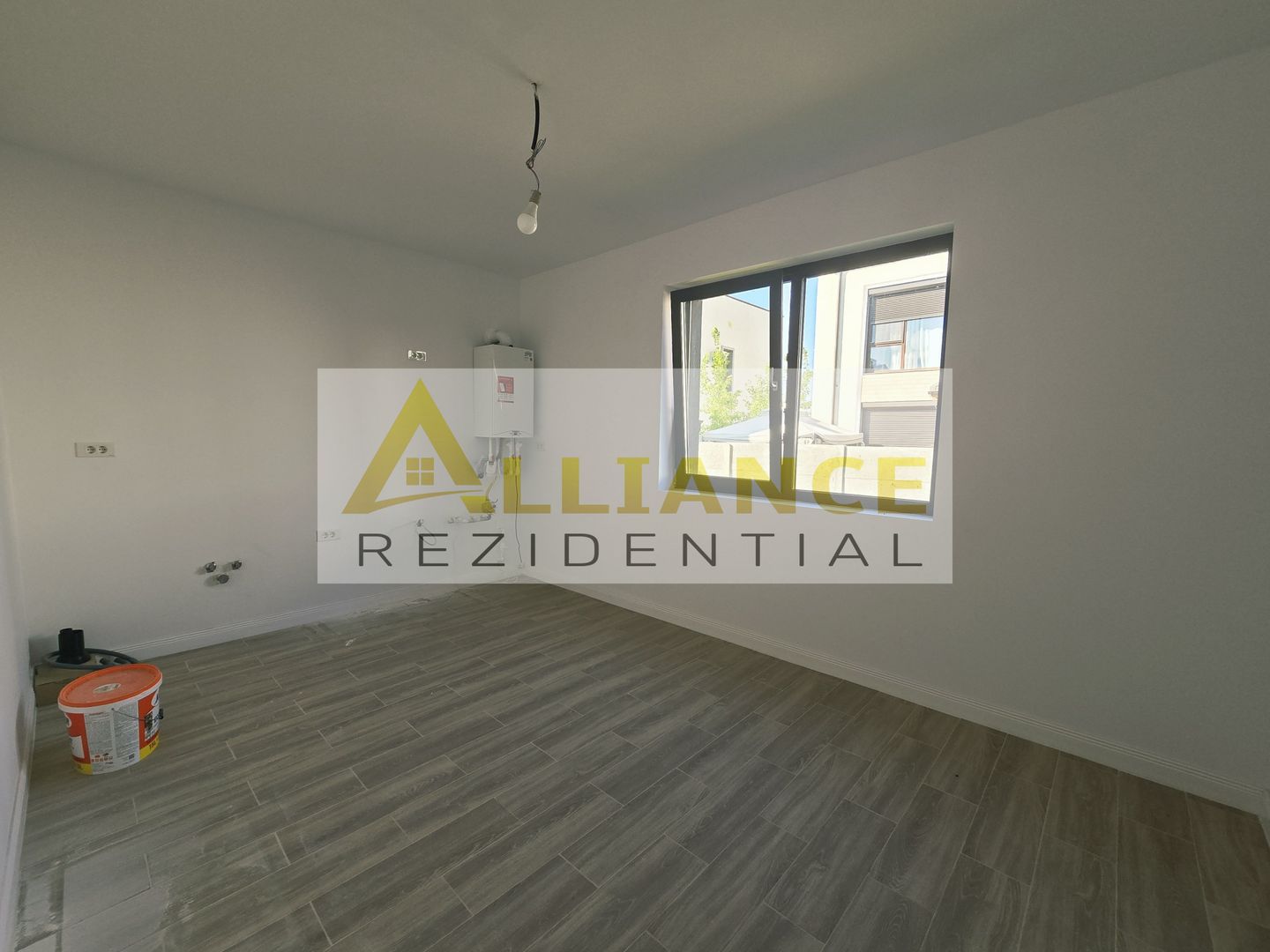 Vila individuala-cartierul nou-5 camere-gazon rulou-aspensoare - Poză 5