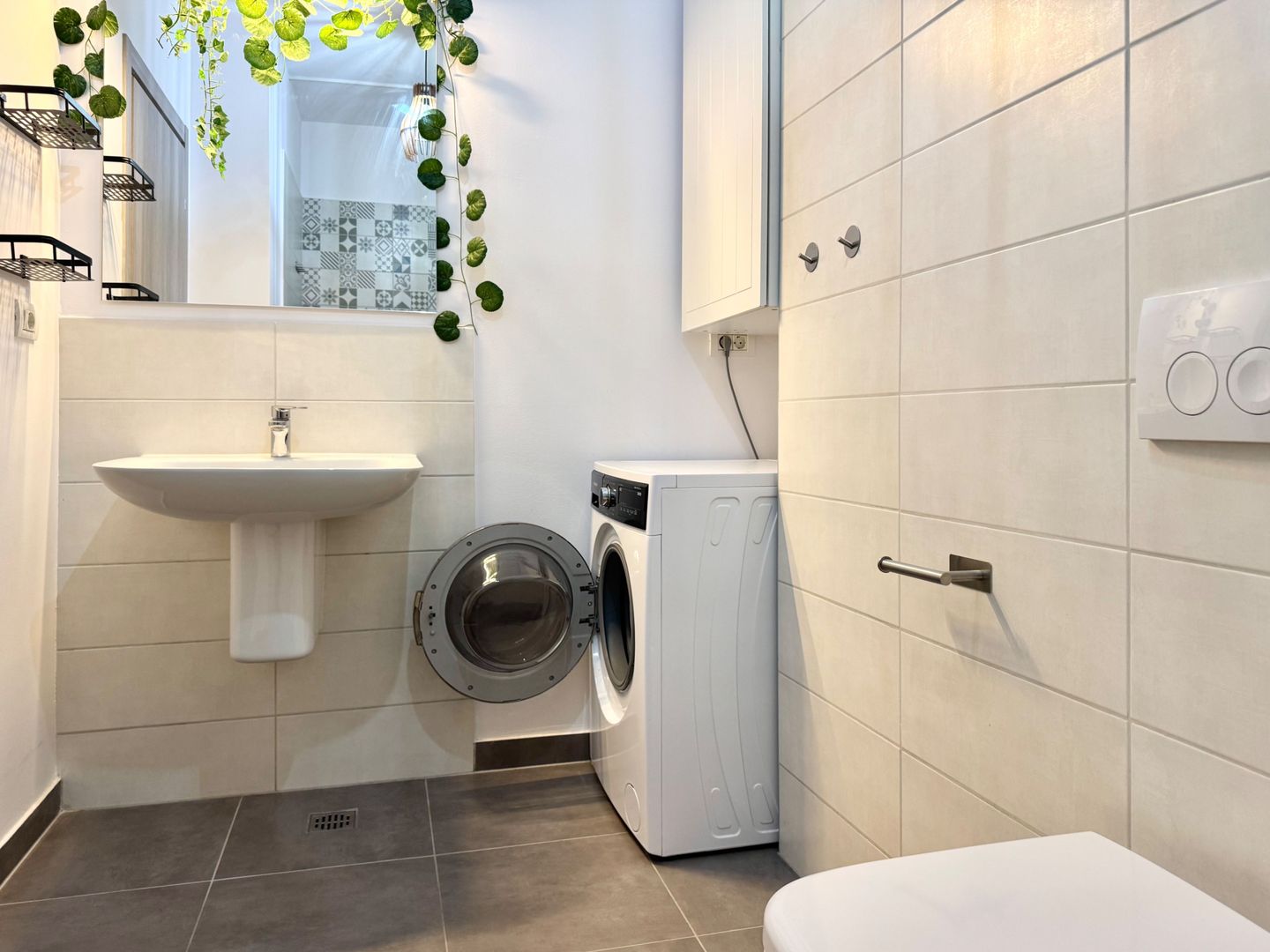 Apartament luminos cu 2 camere, balcon – zona Vox - Poză 24