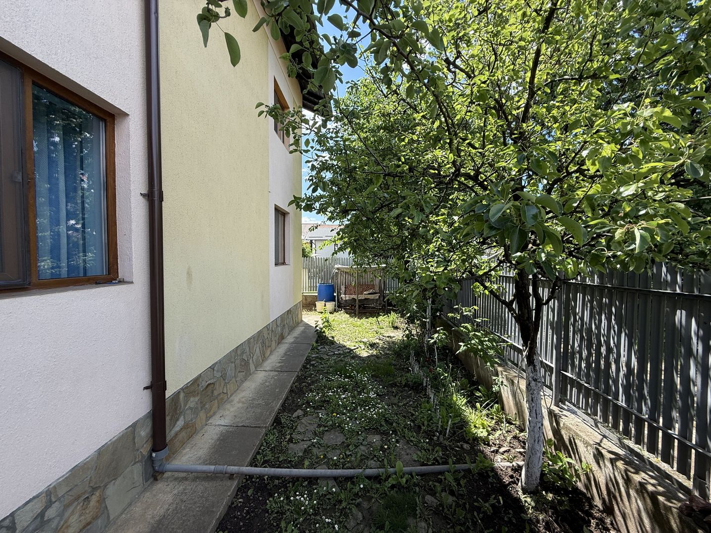 Vila construită in 2010 - P+1+pod - S=236 mp și curte 238 mp Campina! - Poză 33
