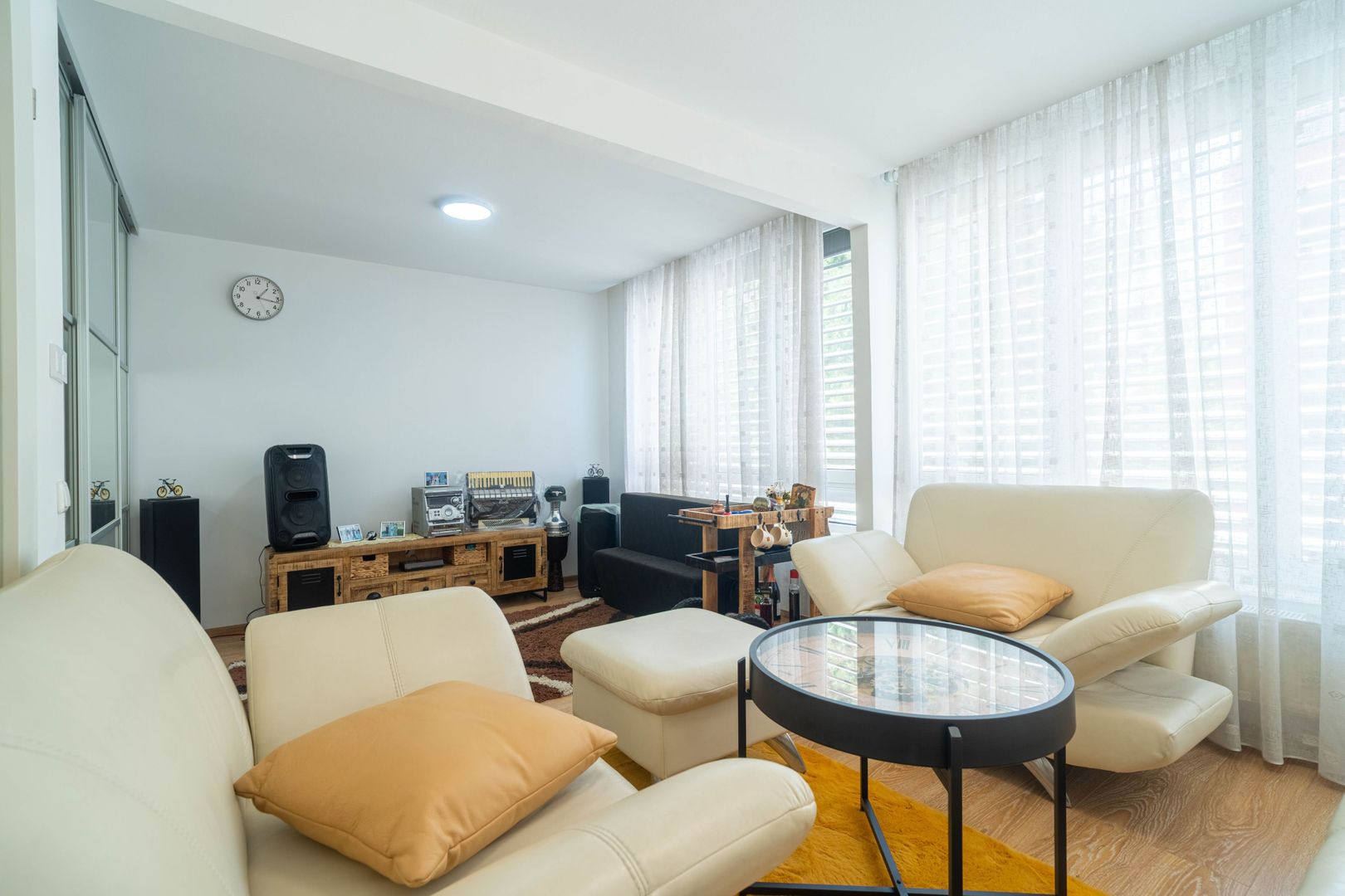 Apartament 2 camere cu lift și cheltuieli mici - Poză 1