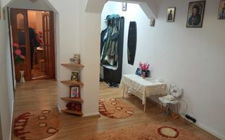 Vând apartament 3 cam.Et.4/4 Dancu. - Poză 3