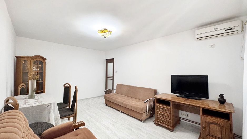 REZERVAT! Apartament decomandat, etaj 1 cu balcon, Calea Iuliu Maniu. - Poză 4