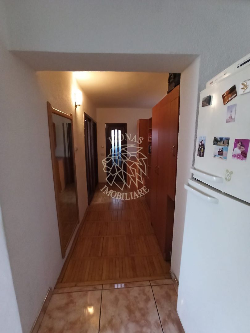 Apartament decomandat 3 camere 72 mp+spatiu depozitare 30 mp-Central - Poză 7