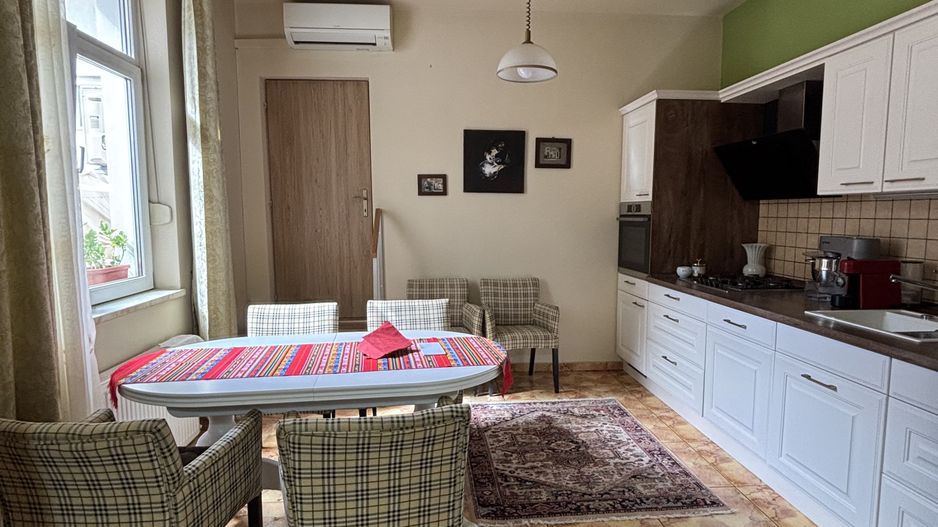 Apartament privat la casa la 5 minute de Piața Victoriei - Poză 23
