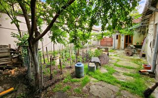 Casa veche, 5 camere, 287 mp teren, zona Prefectura. Necesita renovare - Poză 3