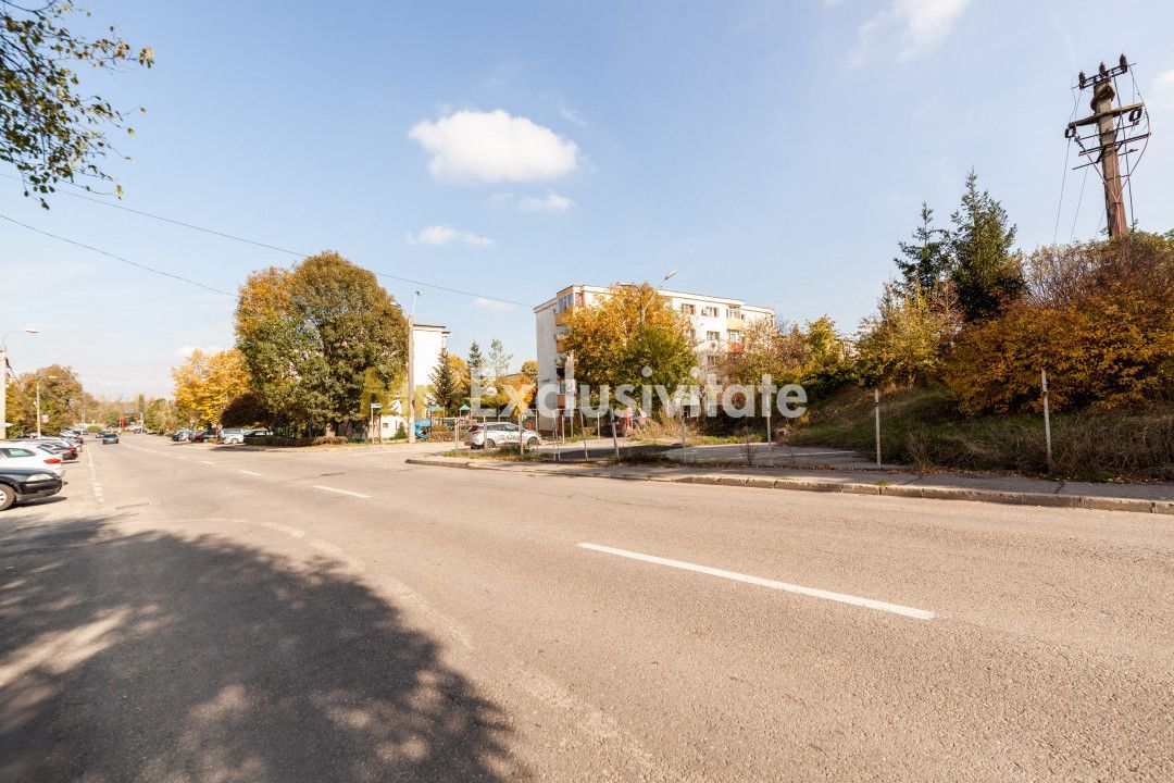 Teren stradal pe colț - Ideal afacere - front stradal mare - Poză 11