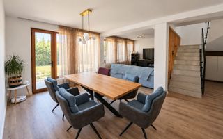 Vila cu 4 camere de închiriat | Henri Coandă | curte - Poză 2