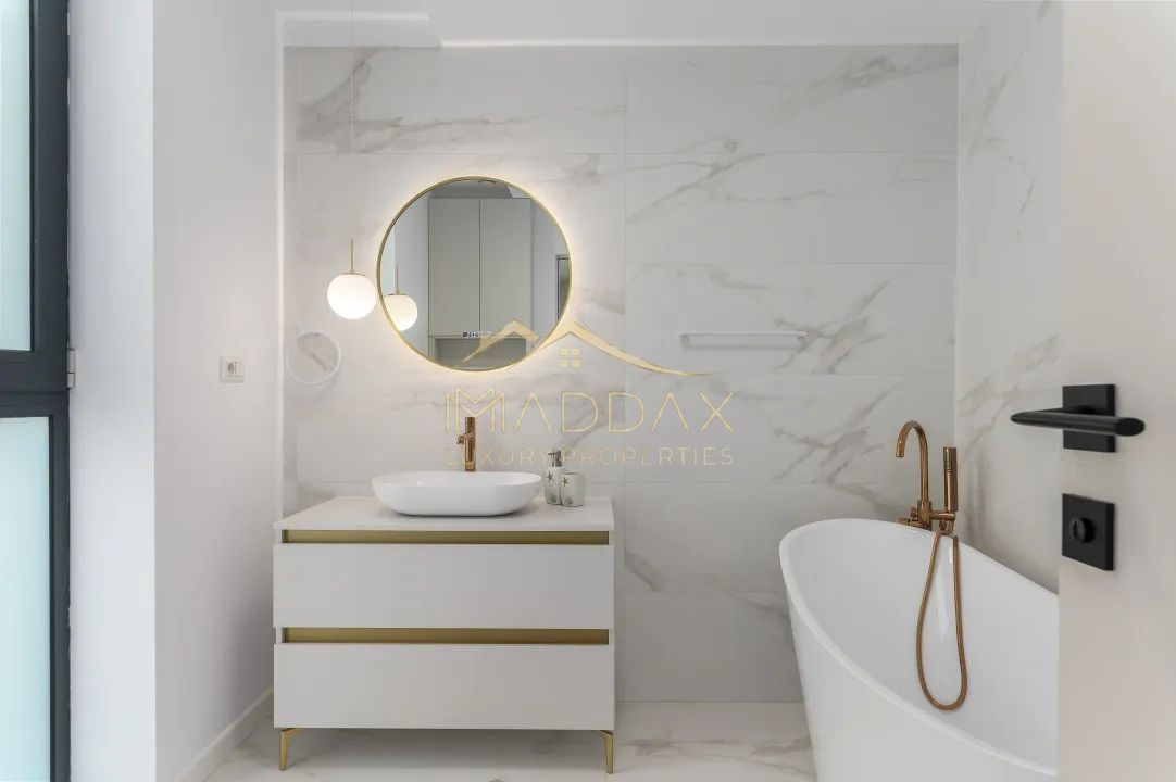 Vilă de închiriat în Voluntari // piscină privată și design modern - Poză 19