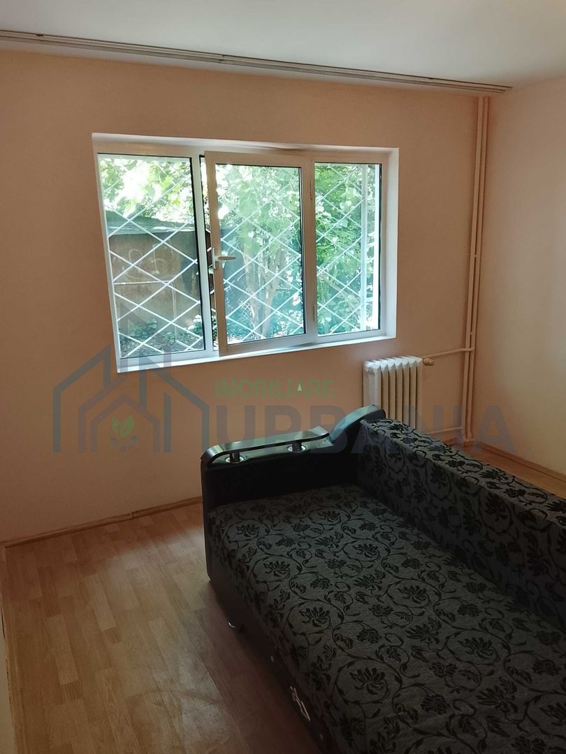 # vand 2 camere cămin (unite) cu hol și baie 32 mp, parter - Poză 8