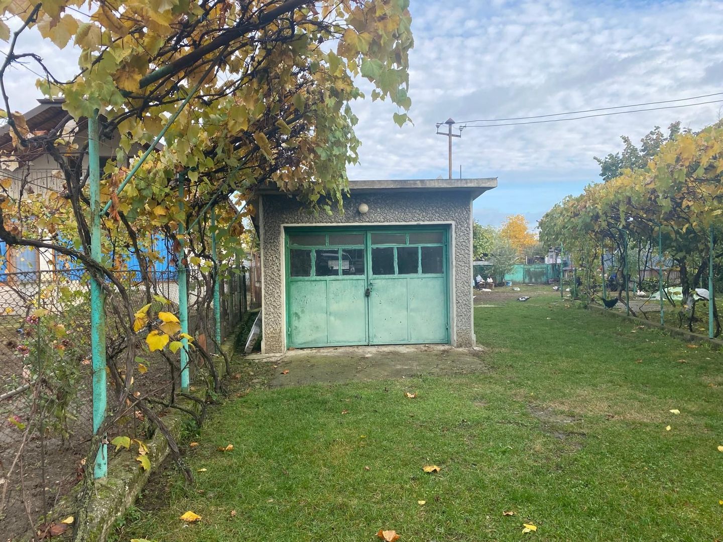 Vanzare casă cu teren generos în Săcueni, la 15 minute de Târgoviște - Poză 12