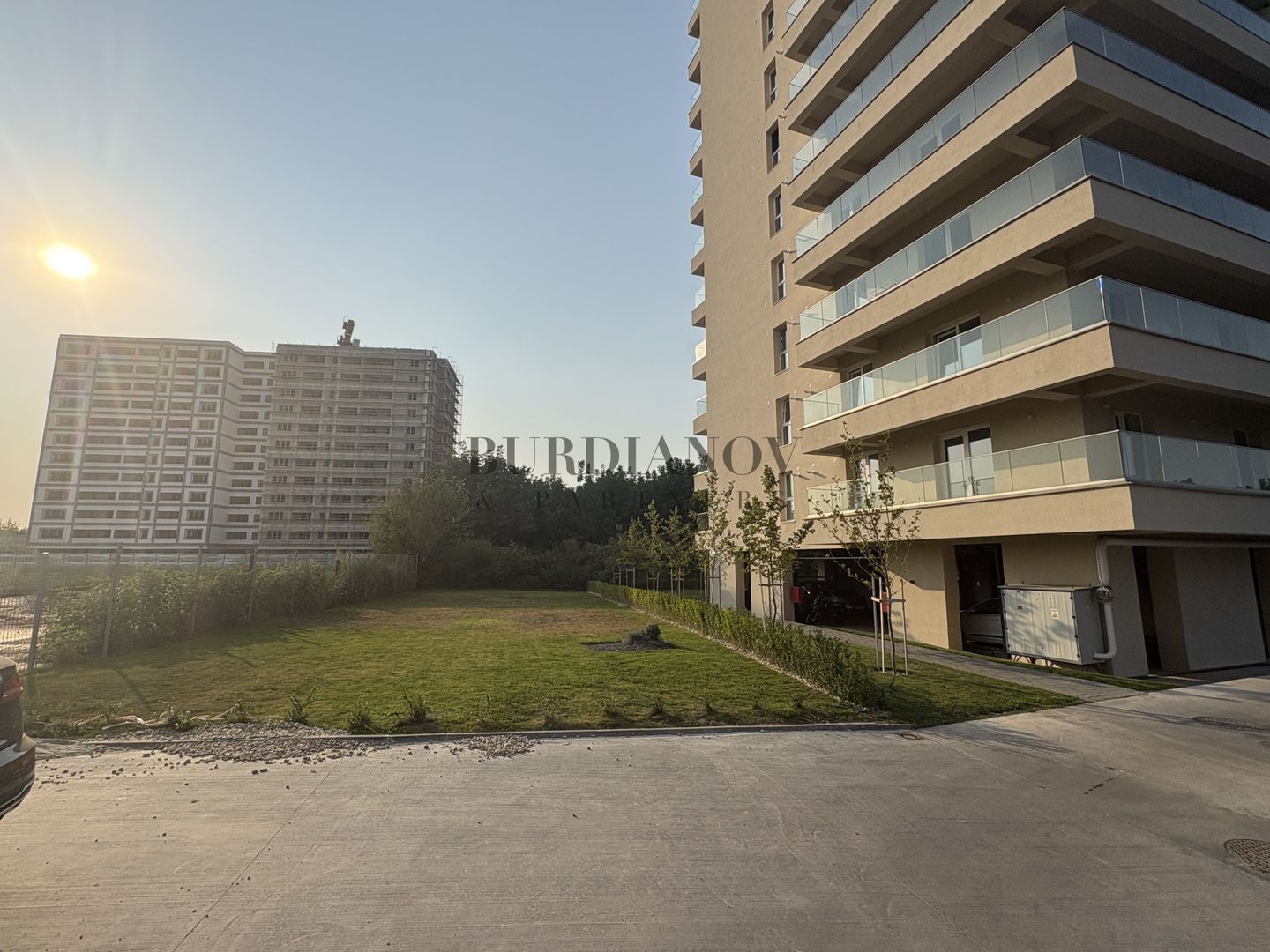 Apartament cu 3 camere - două băi - Etalon Lacul Morii - Vedere Lac - Poză 20
