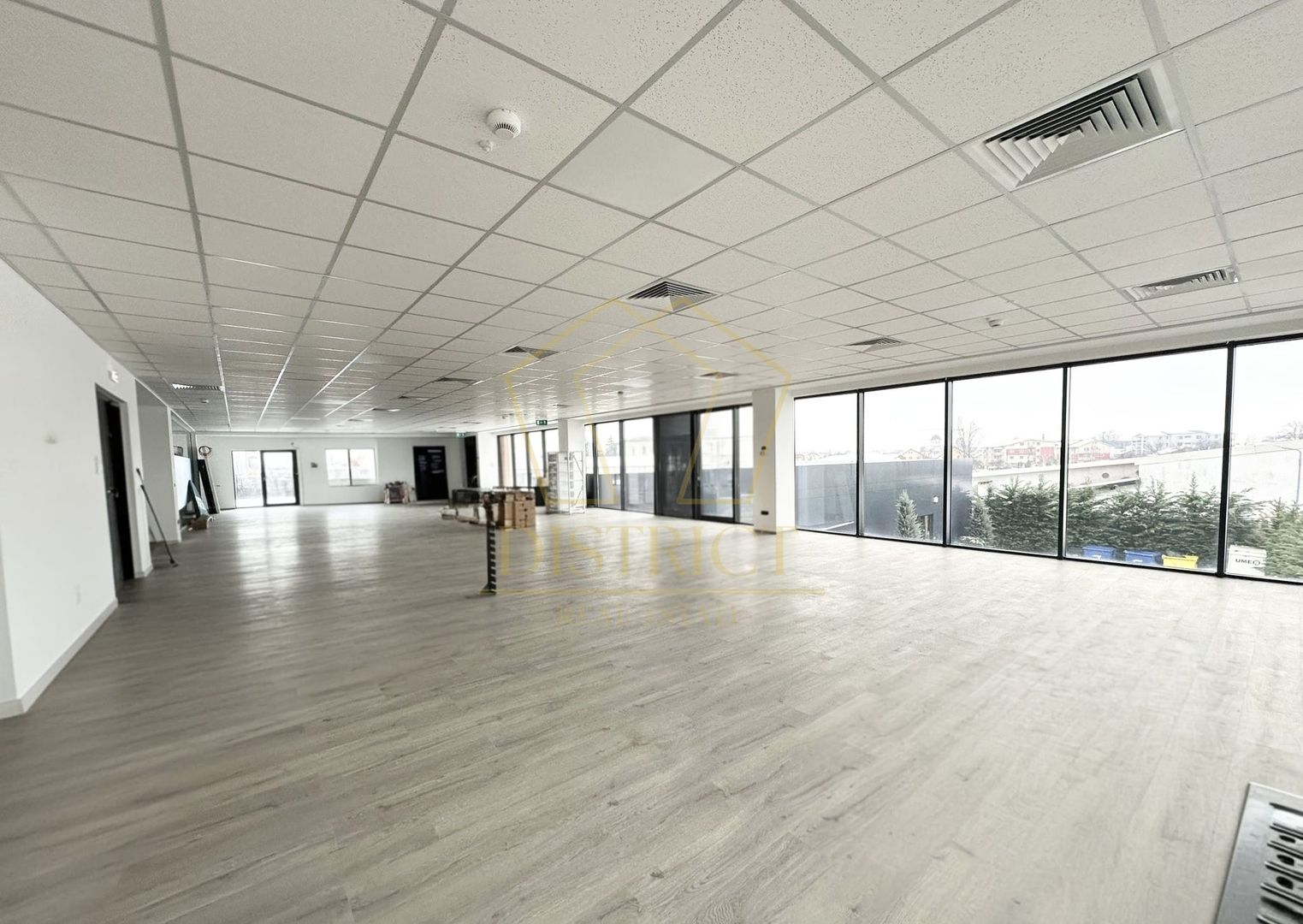 Spațiu de birouri/showroom cu terasa 40mp | Giroc - Poză 1