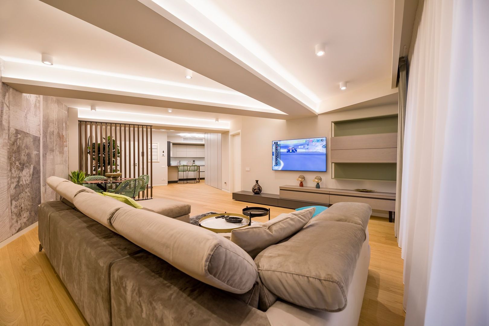 Apartament deosebit 4 camere complet mobilat si loc de parcare inclus - Poză 24