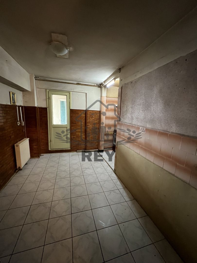 Apartament 4 camere decomandate 4 balcoane etaj 1 Str. Bâlea/Sibiu - Poză 11