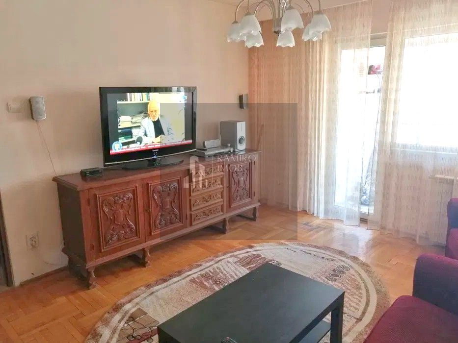 Apartament 4 camere | Calea Dorobanți | 80 mp | 2 băi | 1976 - Poză 2