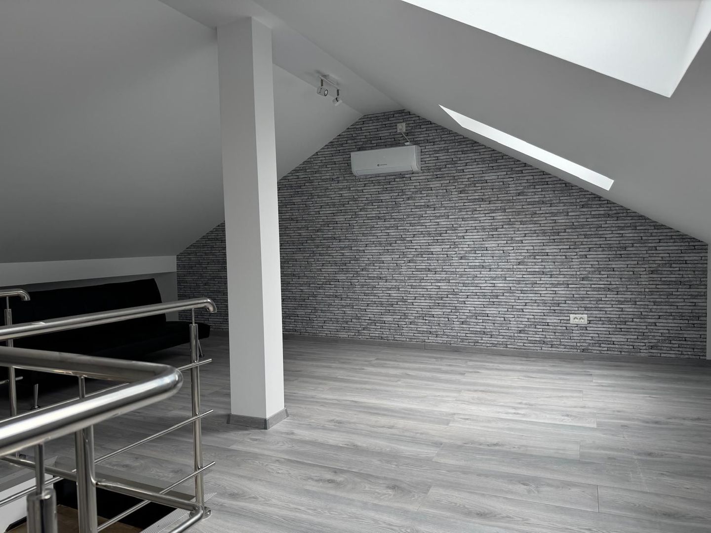 Vila noua cu mansarda Cosmopolis - Poză 22