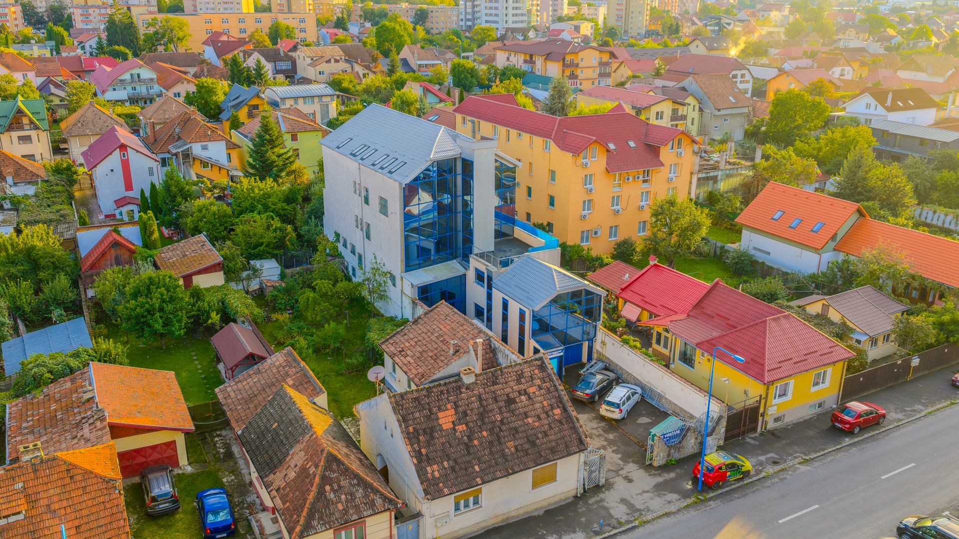 Cladire de 902 mp utili de vânzare, zona Grivitei - DN 13, COMISION 0 - Poză 2