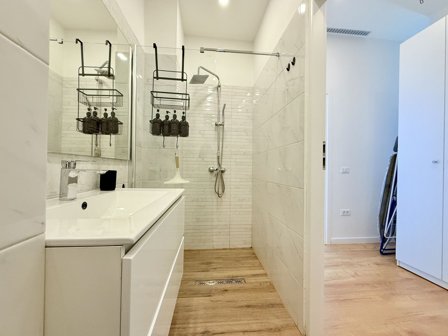 Apartament 2 camere, elegant si spațios, in Piața Victoriei - Opera - Poză 16