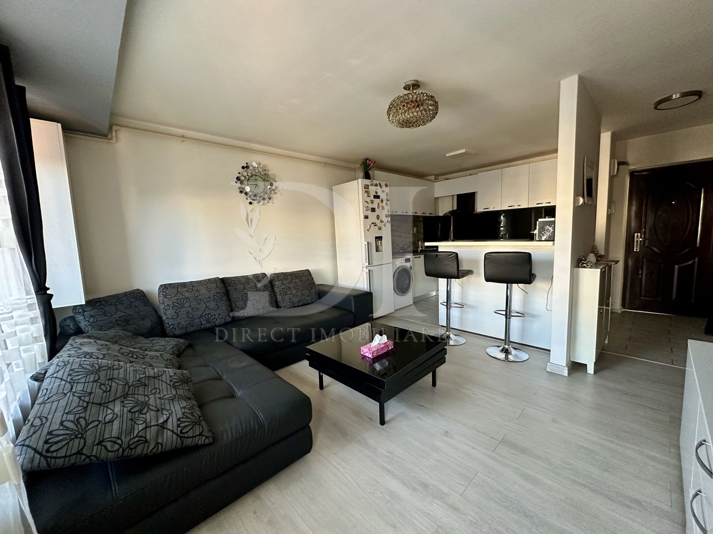 Apartament la cheie / etaj intermediar / Zona Eroilor - Poză 1