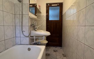 Apartament cu 3 camere și boxă în zona Complex KM5 - Poză 10