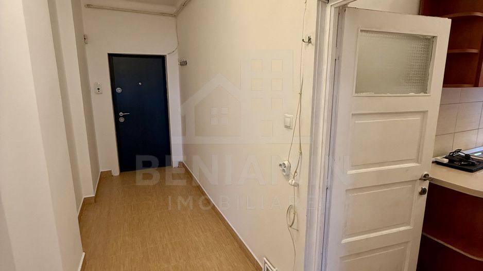2 camere - 55mp - etaj 3 - centrala proprie - parcare - Central - Poză 7