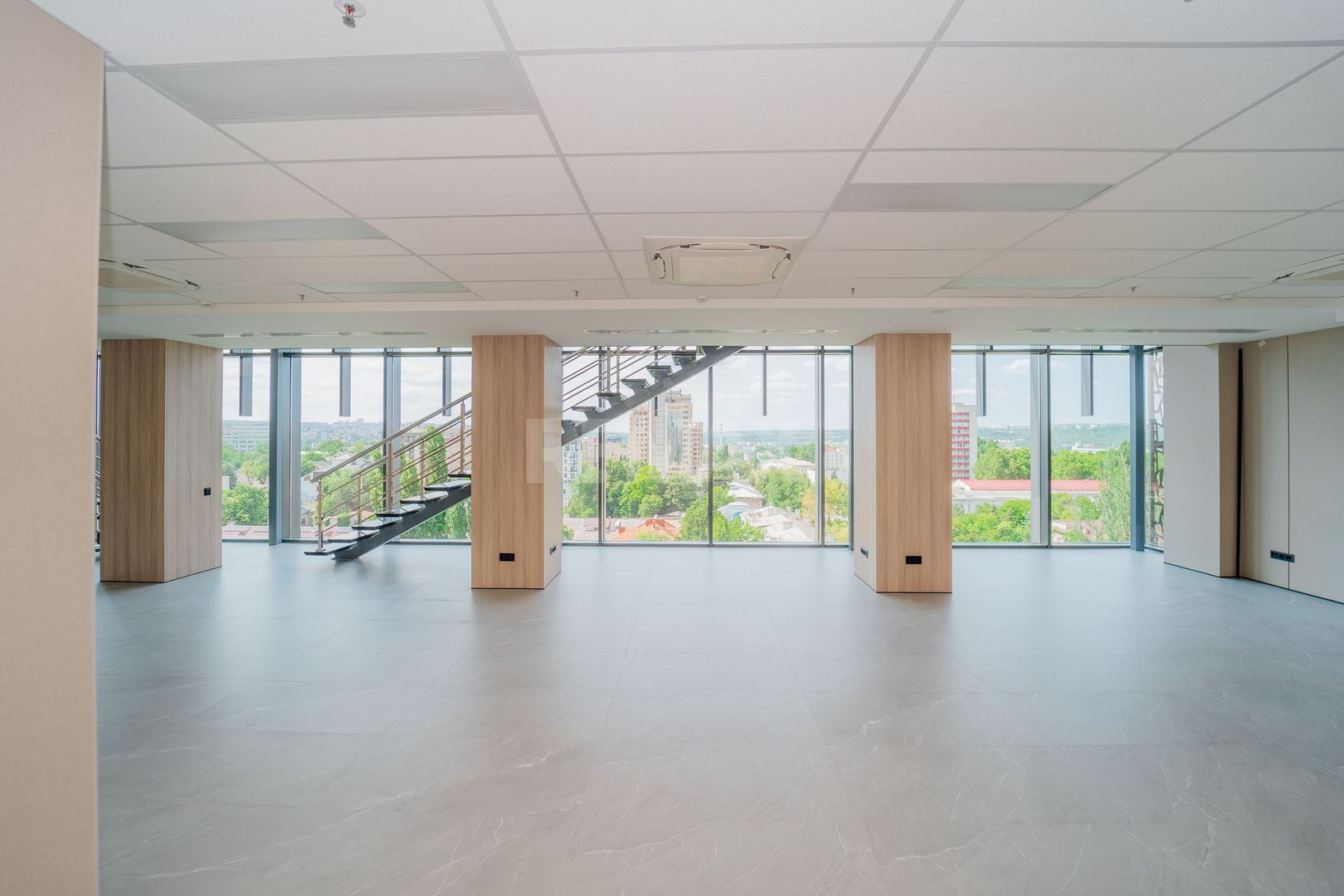 SPRE CHIRIE SPAȚIU COMERCIAL PENTRU BIROU | OFICIU 140 m2 - Poză 4