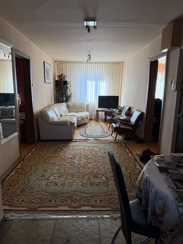 Apartament decomandat cu 4 camere, zona Minerva. - Poză 2