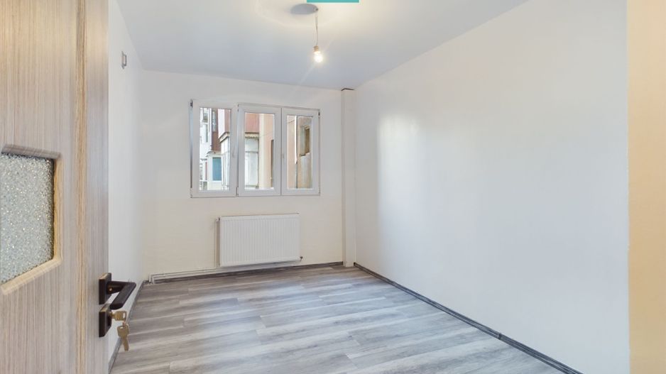 Apartament 3 camere pe str Hateg in Vlaicu - Poză 10